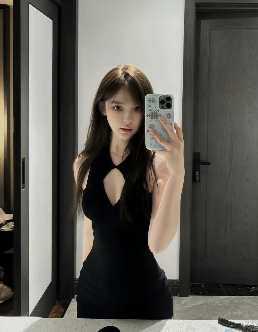 跨塘肤白貌美气质佳