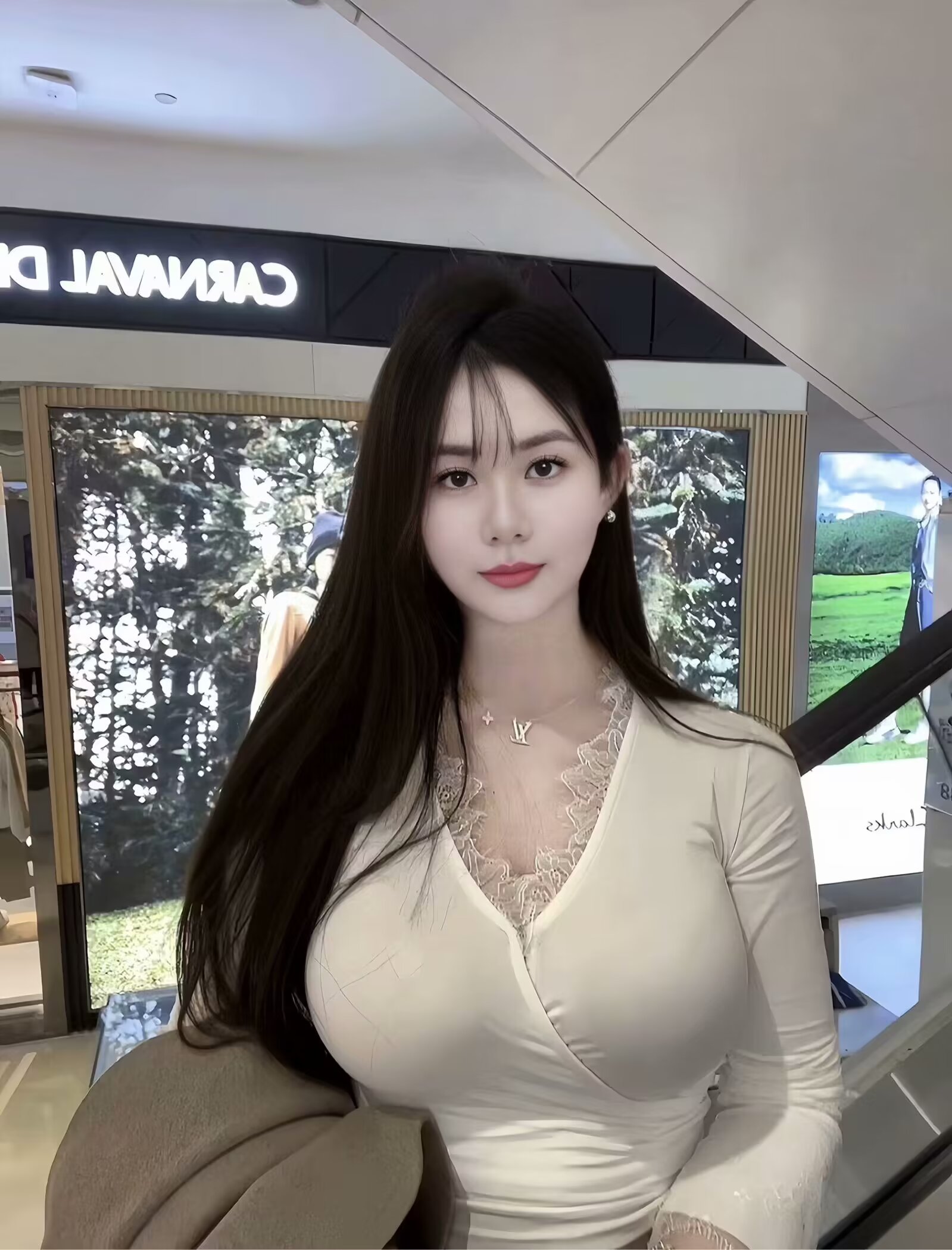 天河大胸妹小雪