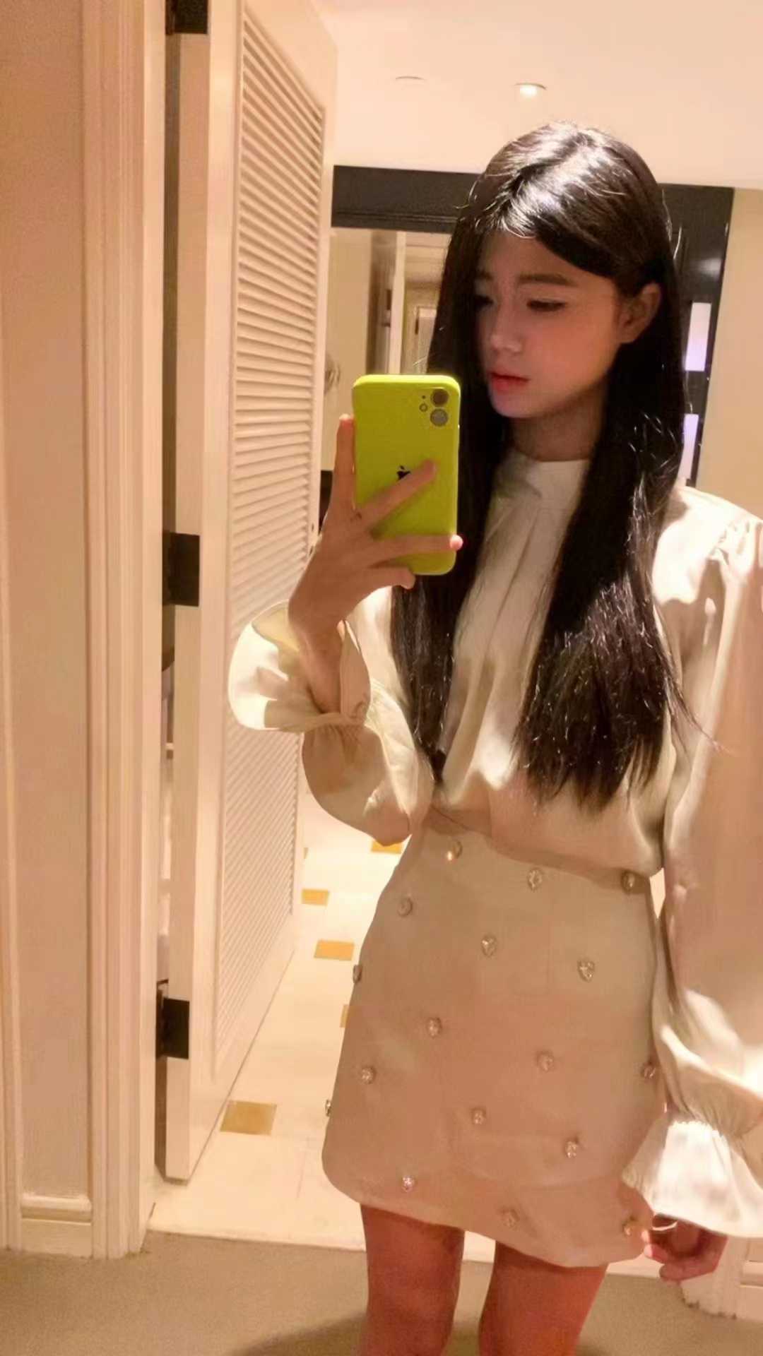 雪白大胸超级不错的妹妹