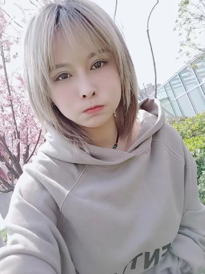 身材不错情趣内衣多多