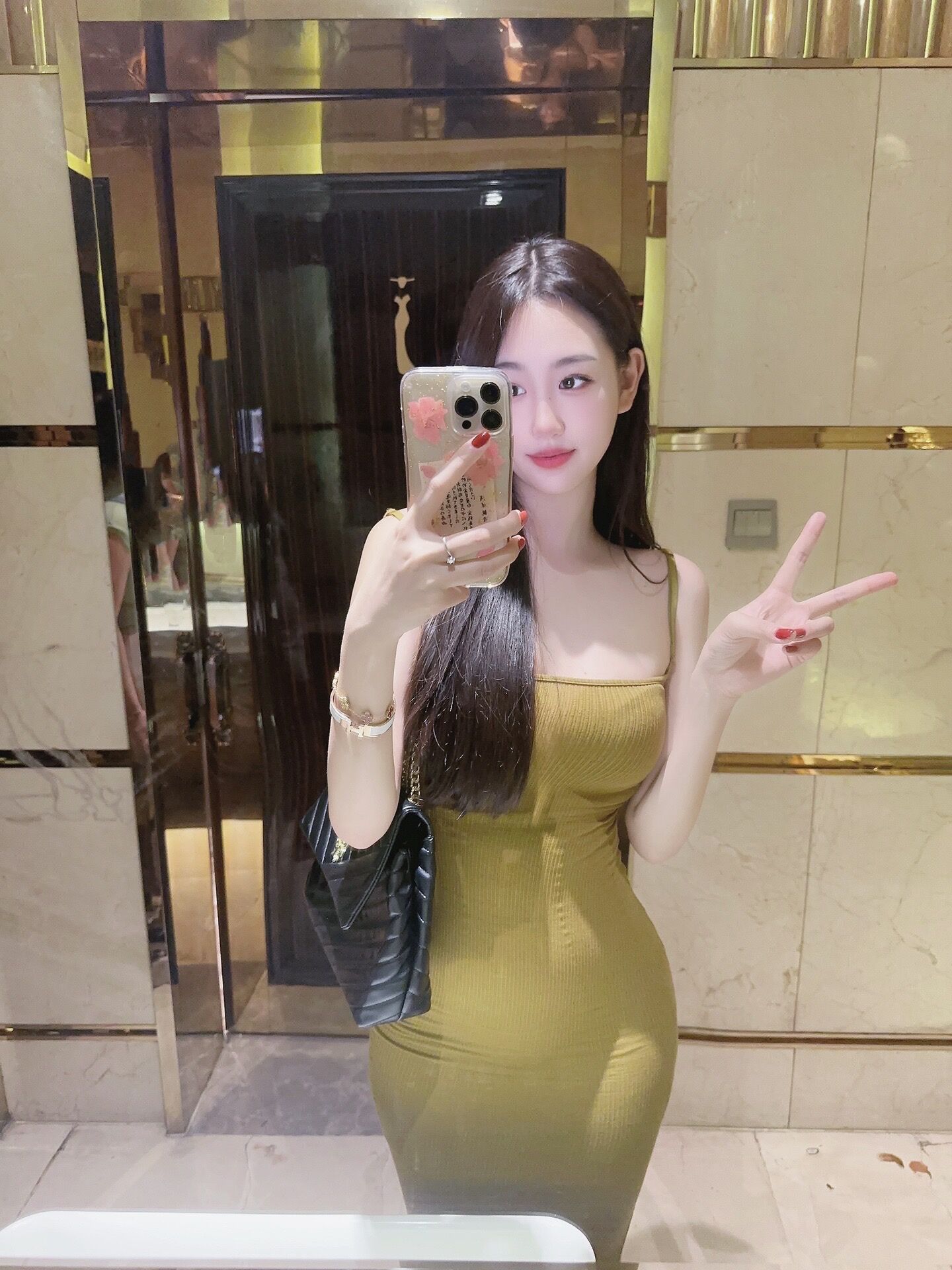 妹妹极度配合 接受各种姿势 给你初恋般女友的感觉 兼职妙龄少女 温柔如水 热情似火 等待有缘人