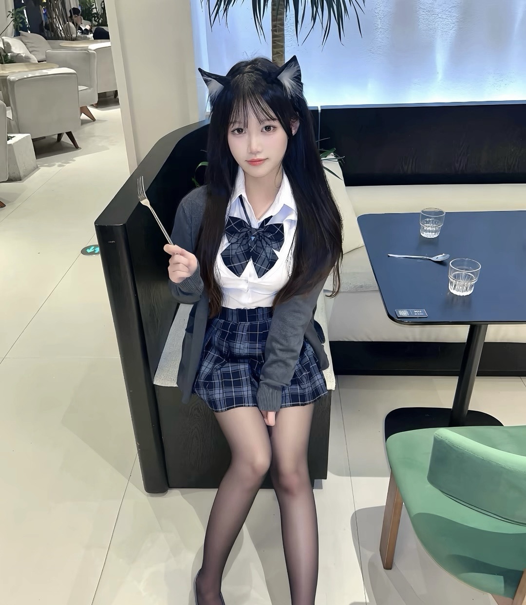 胸大肤白貌美大长腿