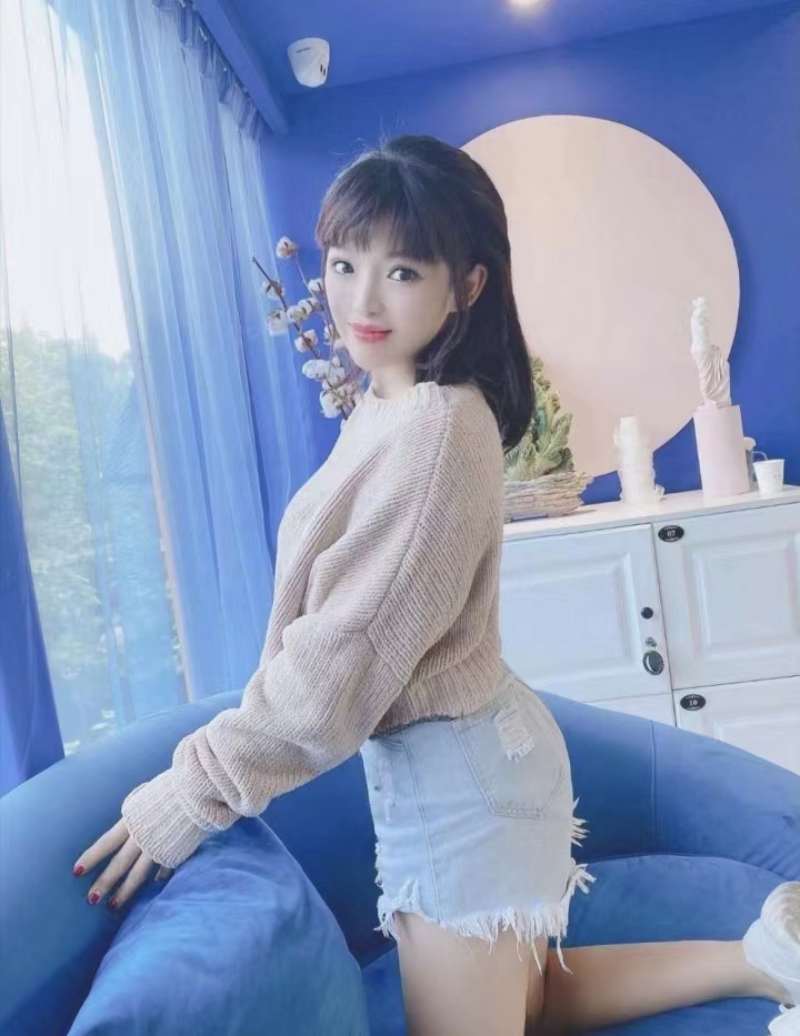 短发萝莉感觉的妹妹