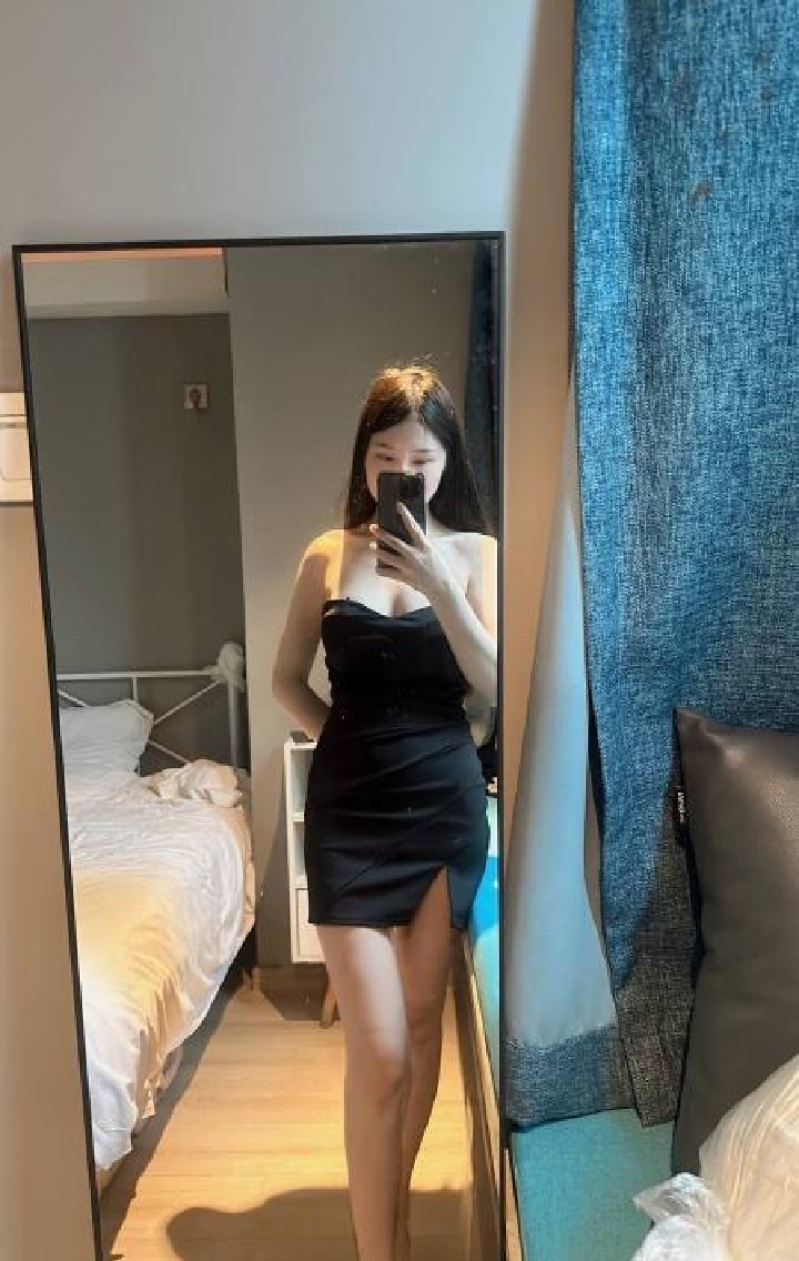 静安颜值长腿妹子