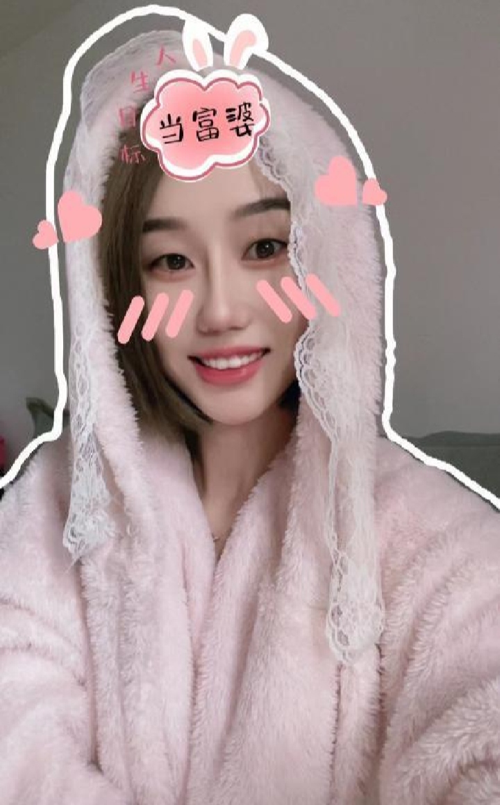 妩媚服务好的短发妞