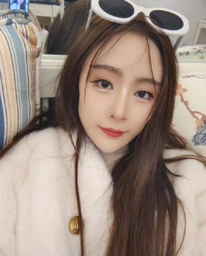 新港粉嫩小妞妞