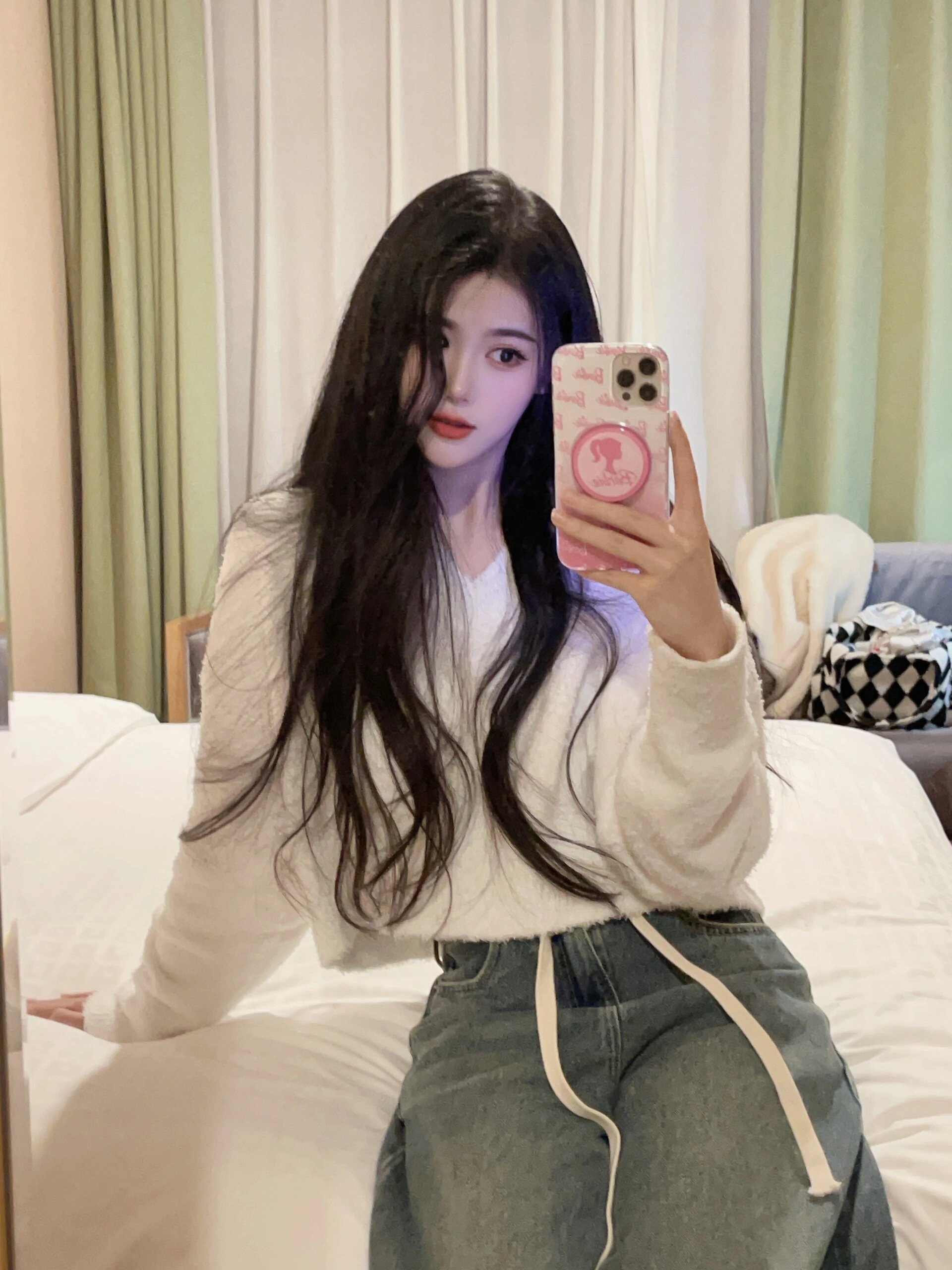 温柔，自己偶尔兼职，乖巧可爱