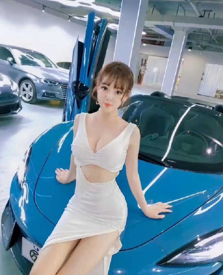 天河潭村车模养眼菲儿