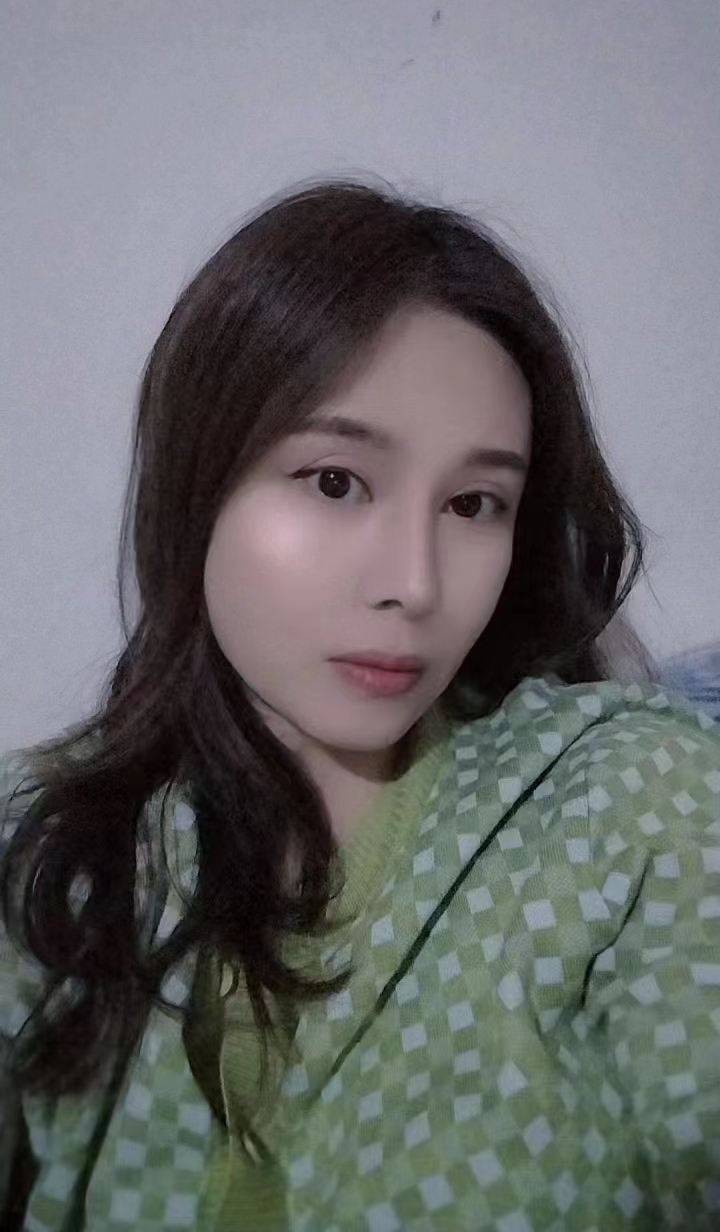 胸器超级不错的妹子