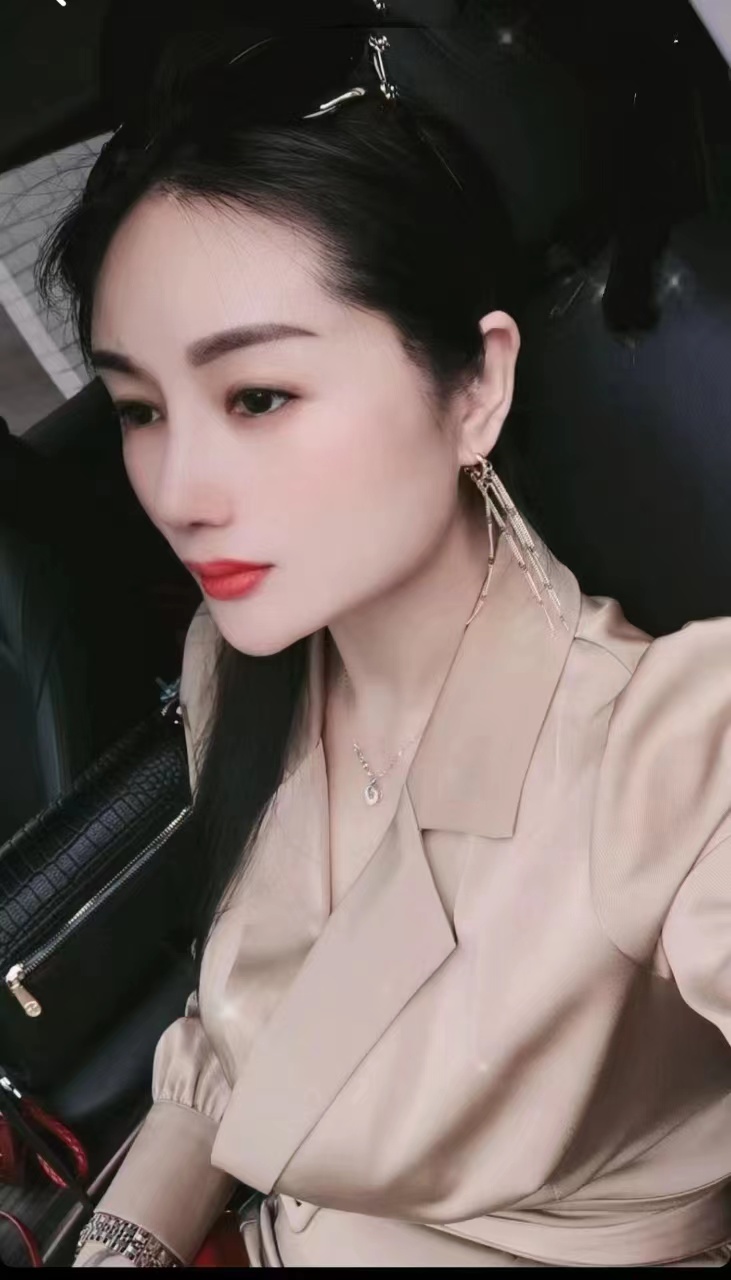 很有感觉的御姐妹妹