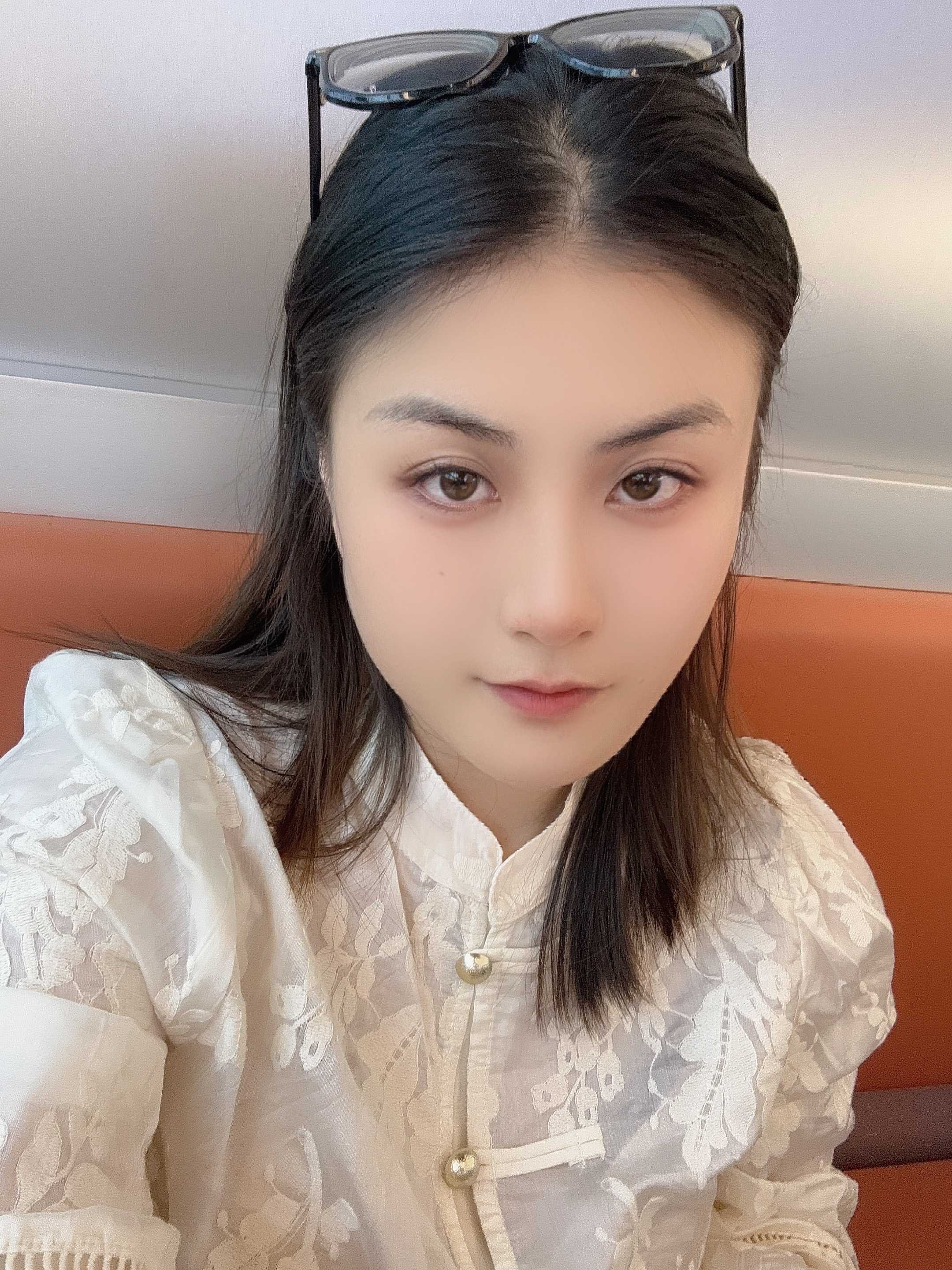 性感大奶牛美女