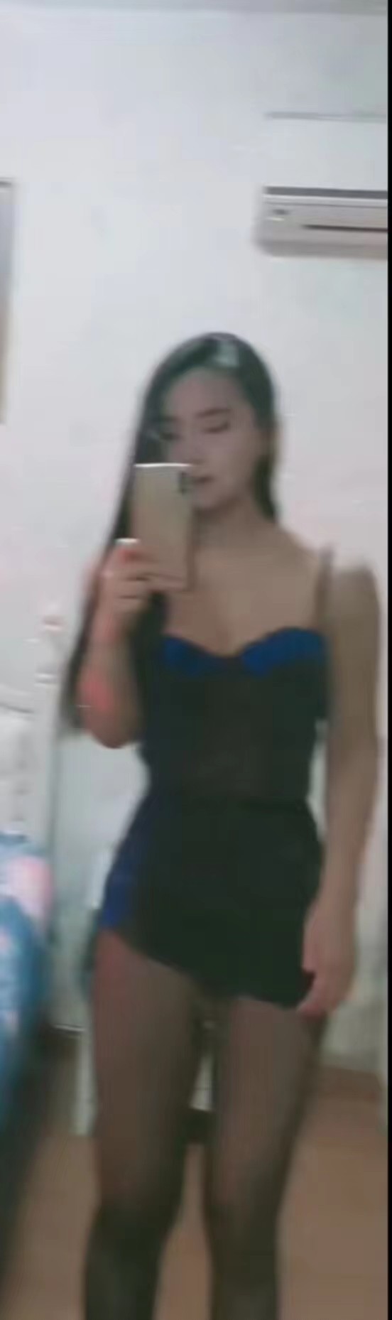 身材很不错前凸后翘