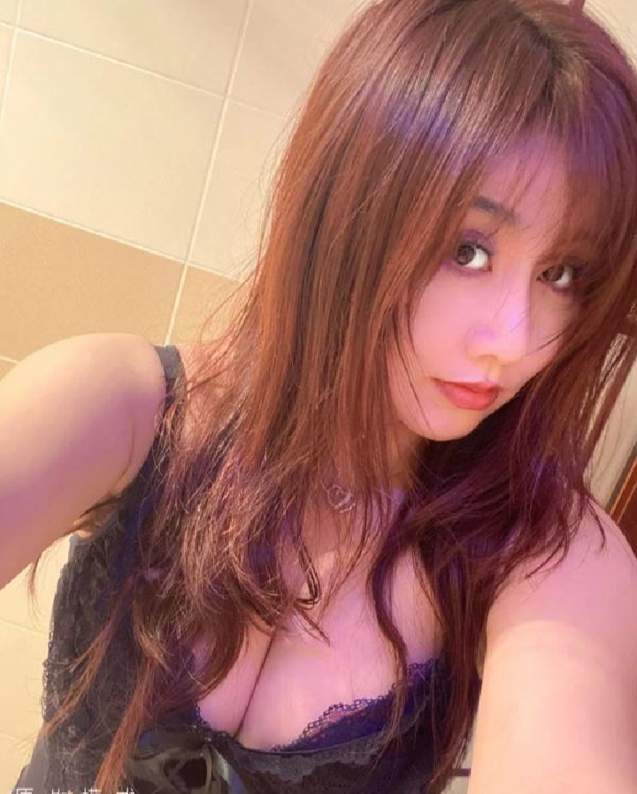 妩媚美胸少妇服务极佳