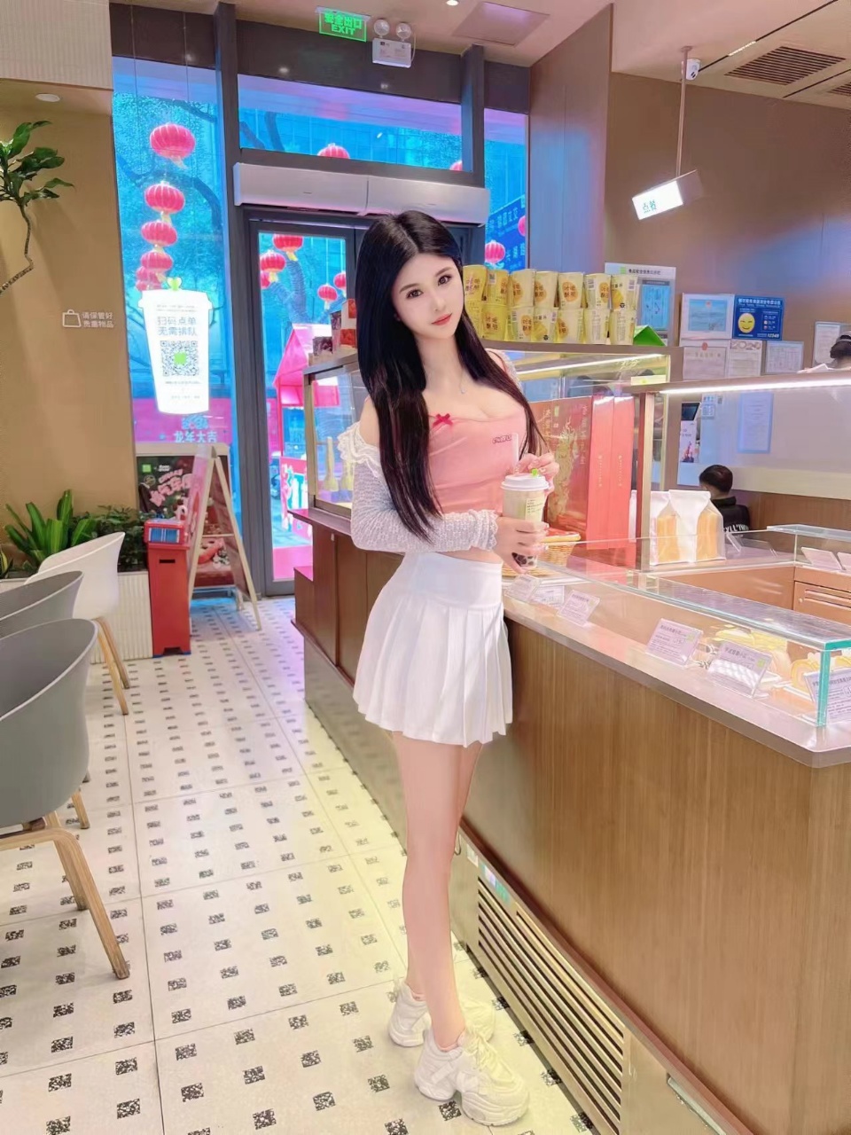 我自己住，可上门，也可以来我自己住的地方