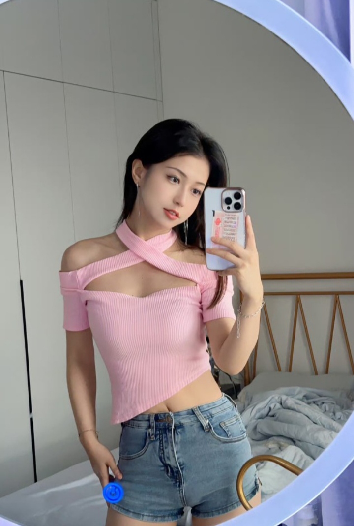 海珠翘臀甜美二丫