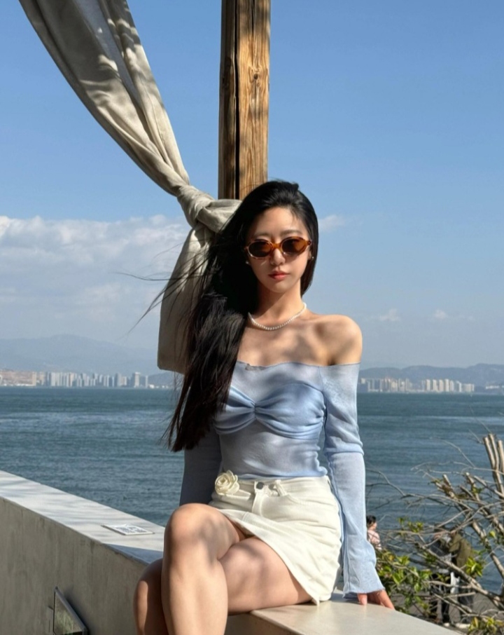 甜美女神范魅惑小妞