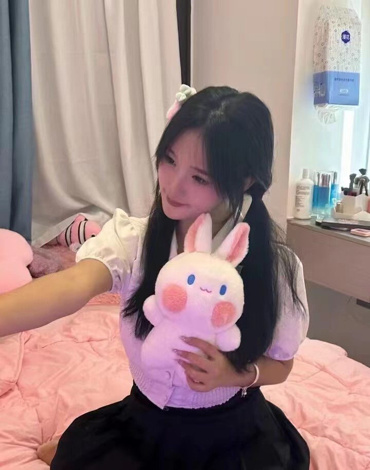 苗条漂亮的妹妹