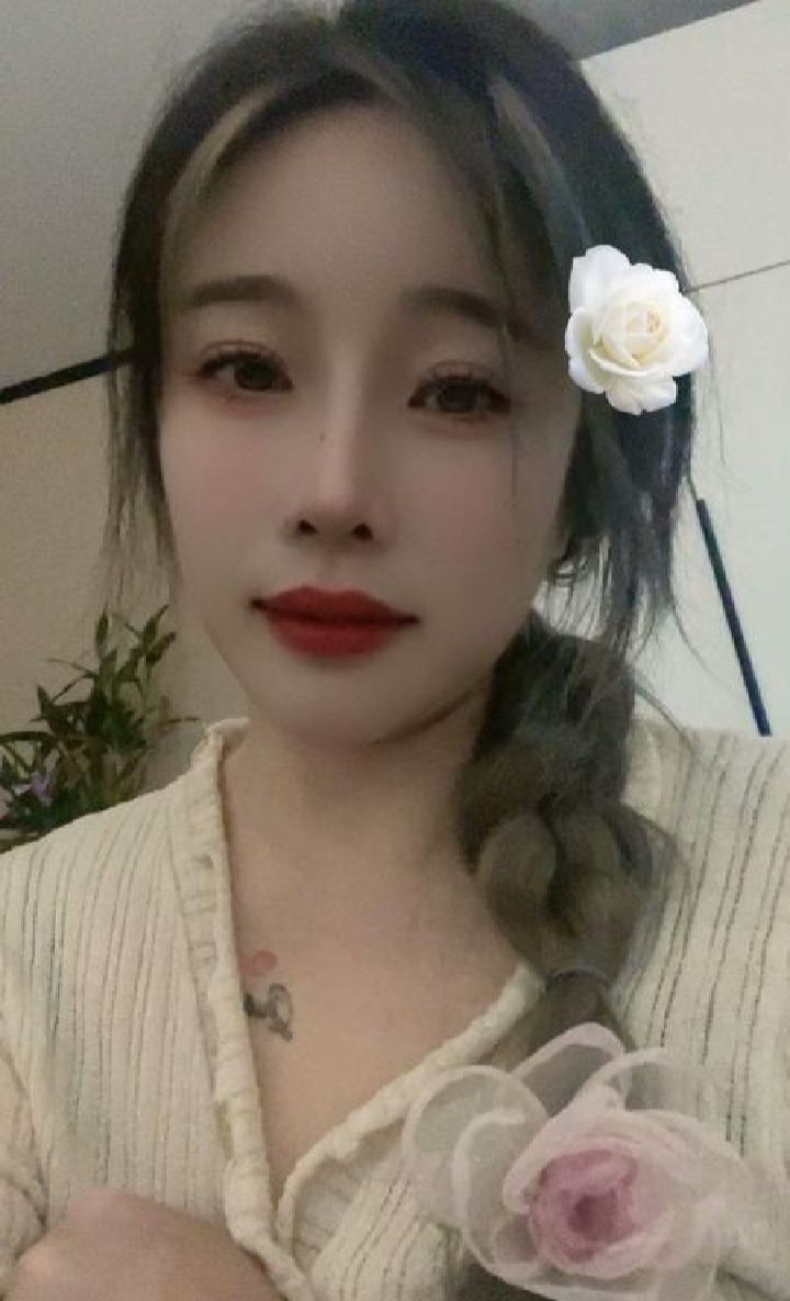 海曙大胸小姐姐