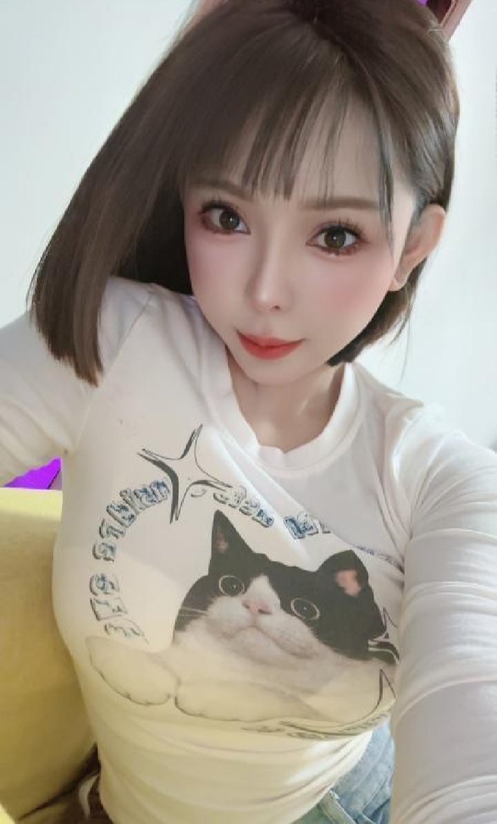 女优感十足短发妮妮