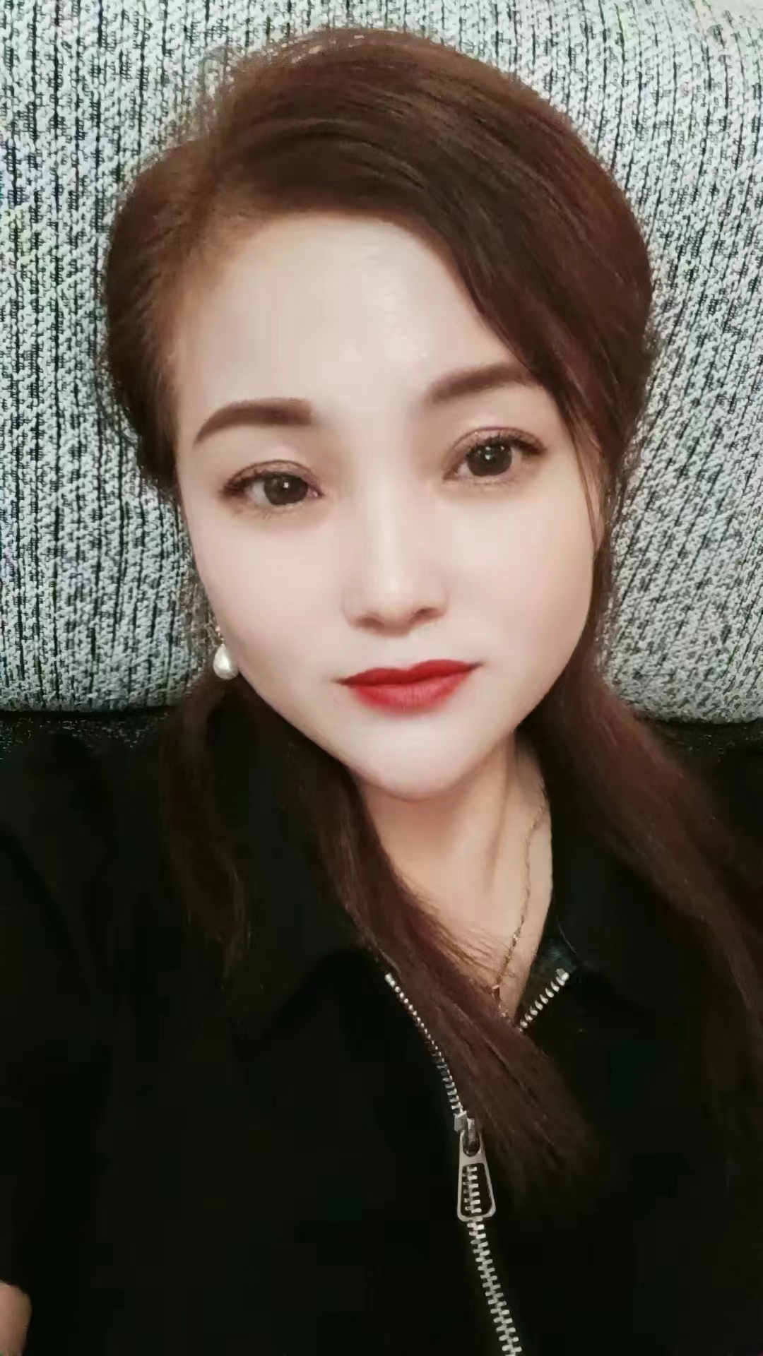 身材还不错的小姐姐