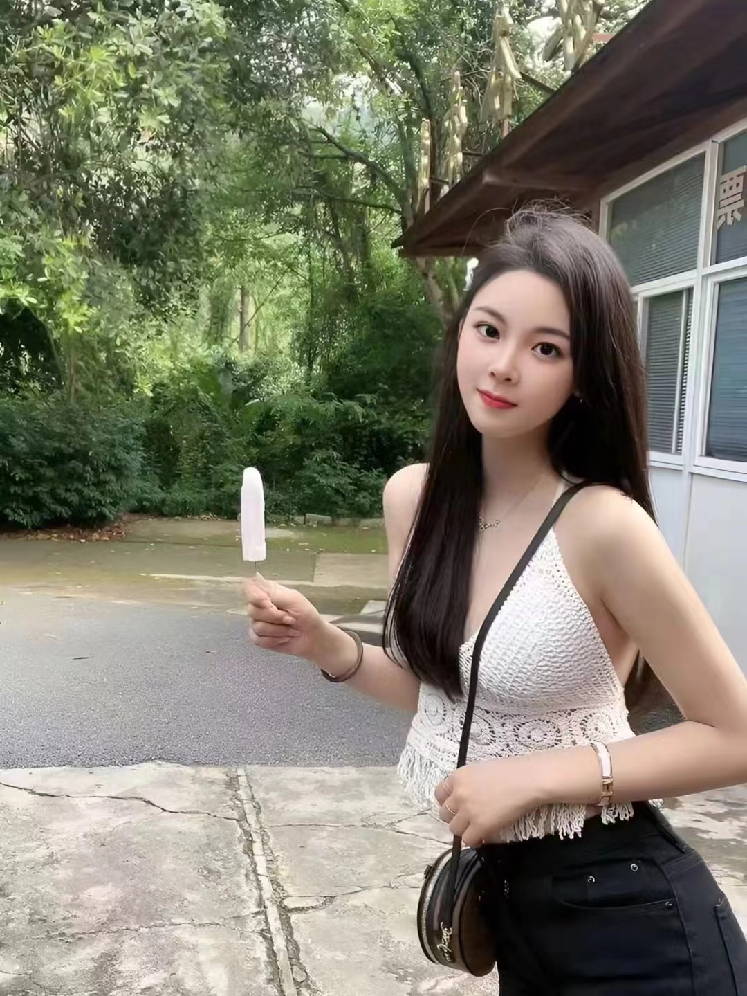 很不错的年轻妹子