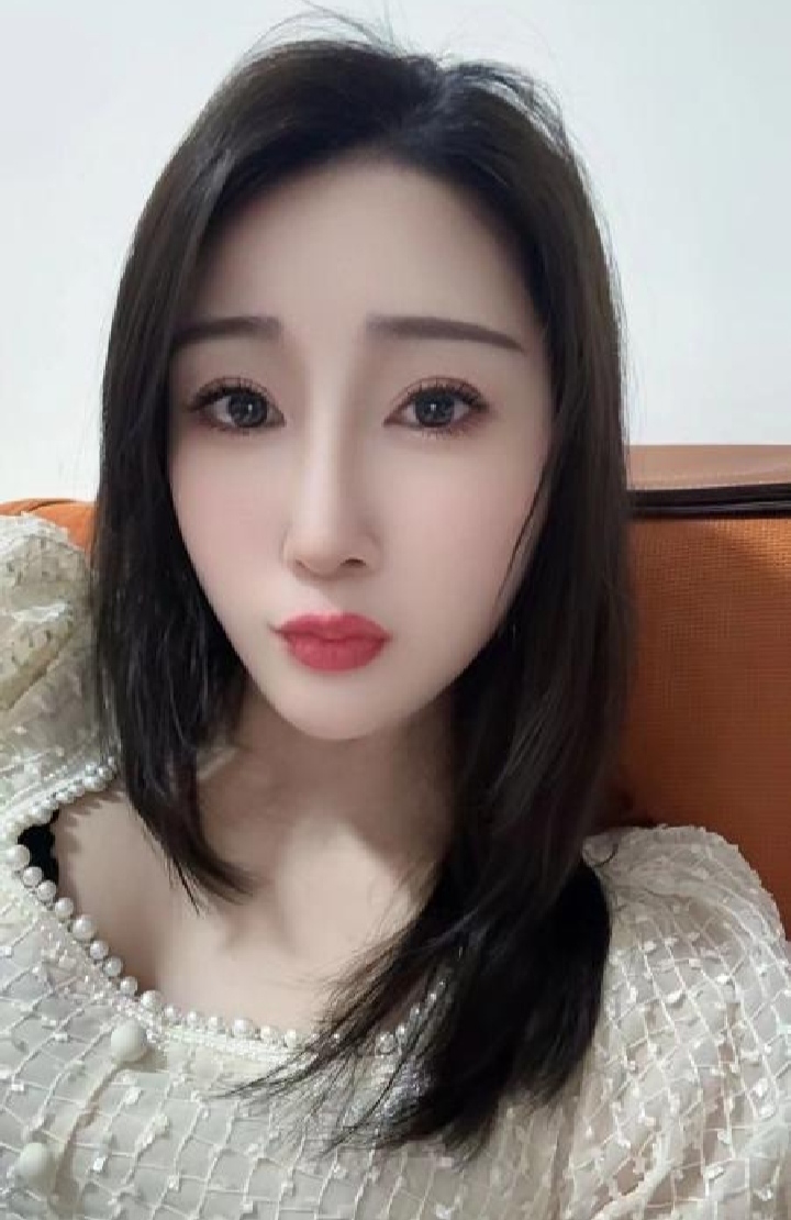 体育西妩媚 she~吻雪儿