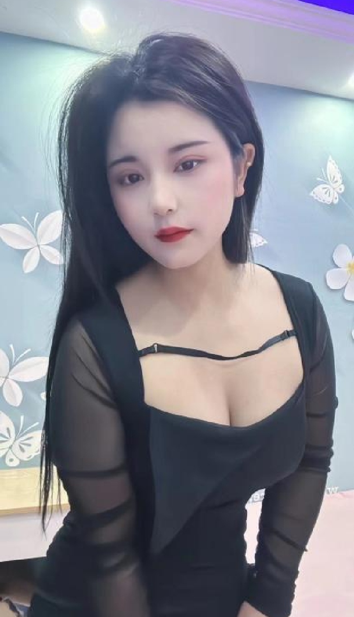 滨江风情尤物大奶甜甜