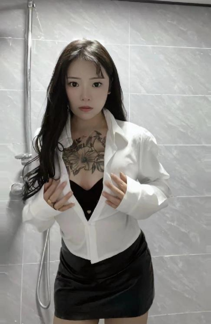 天心区纹身小姐姐