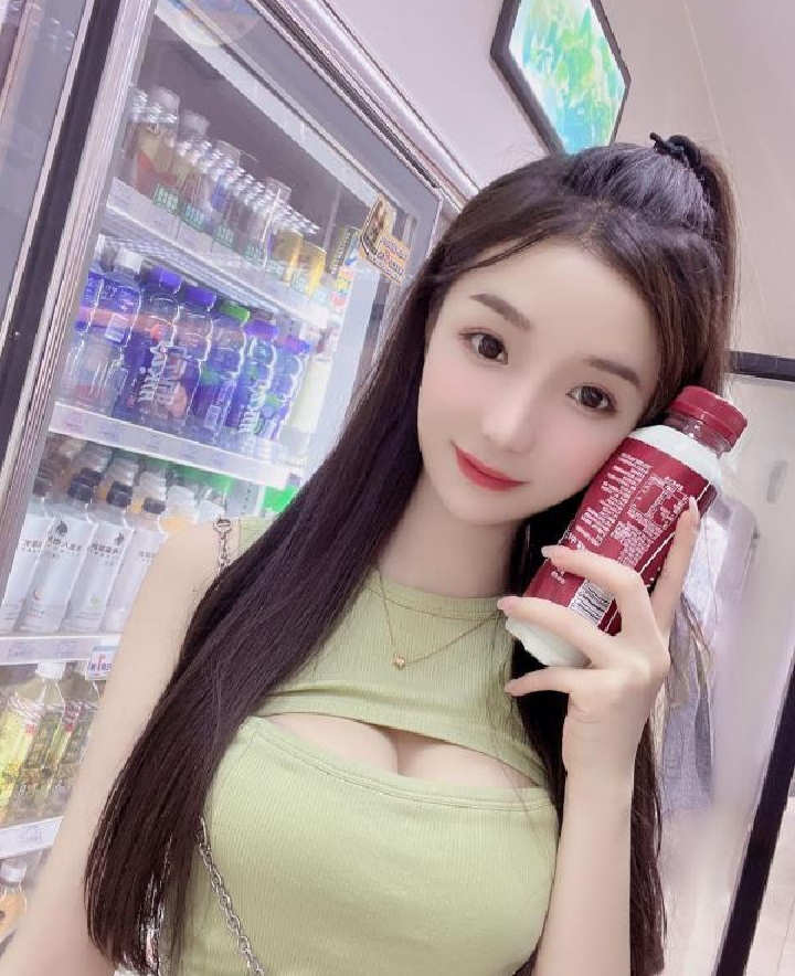 大胸火辣气质少妇