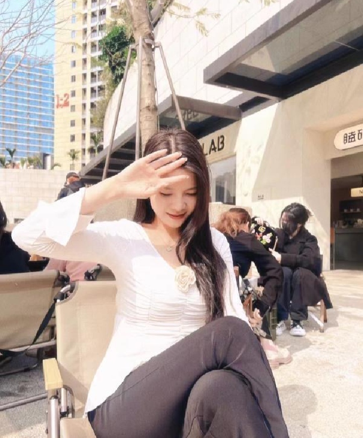 番禺妩媚气质小姐姐