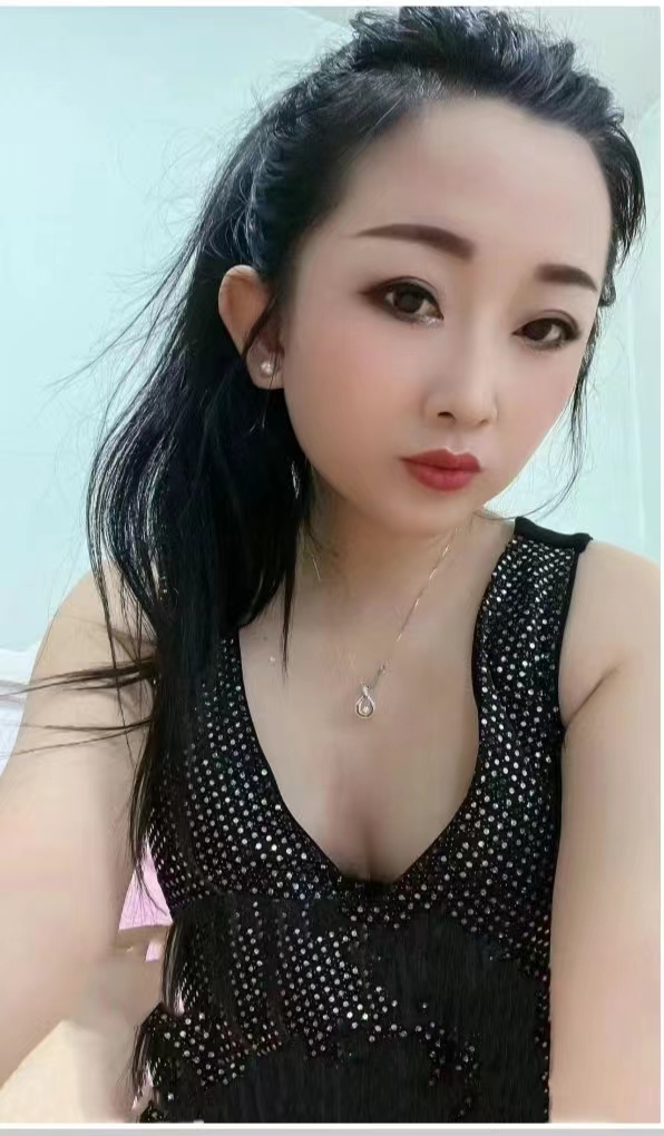 特色三通的小姐姐