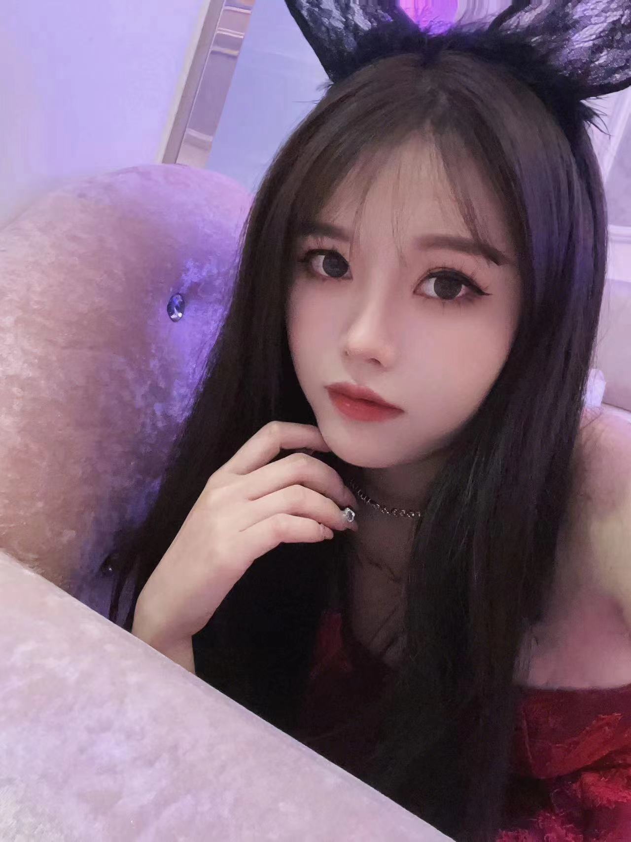 玩得很开的妹子