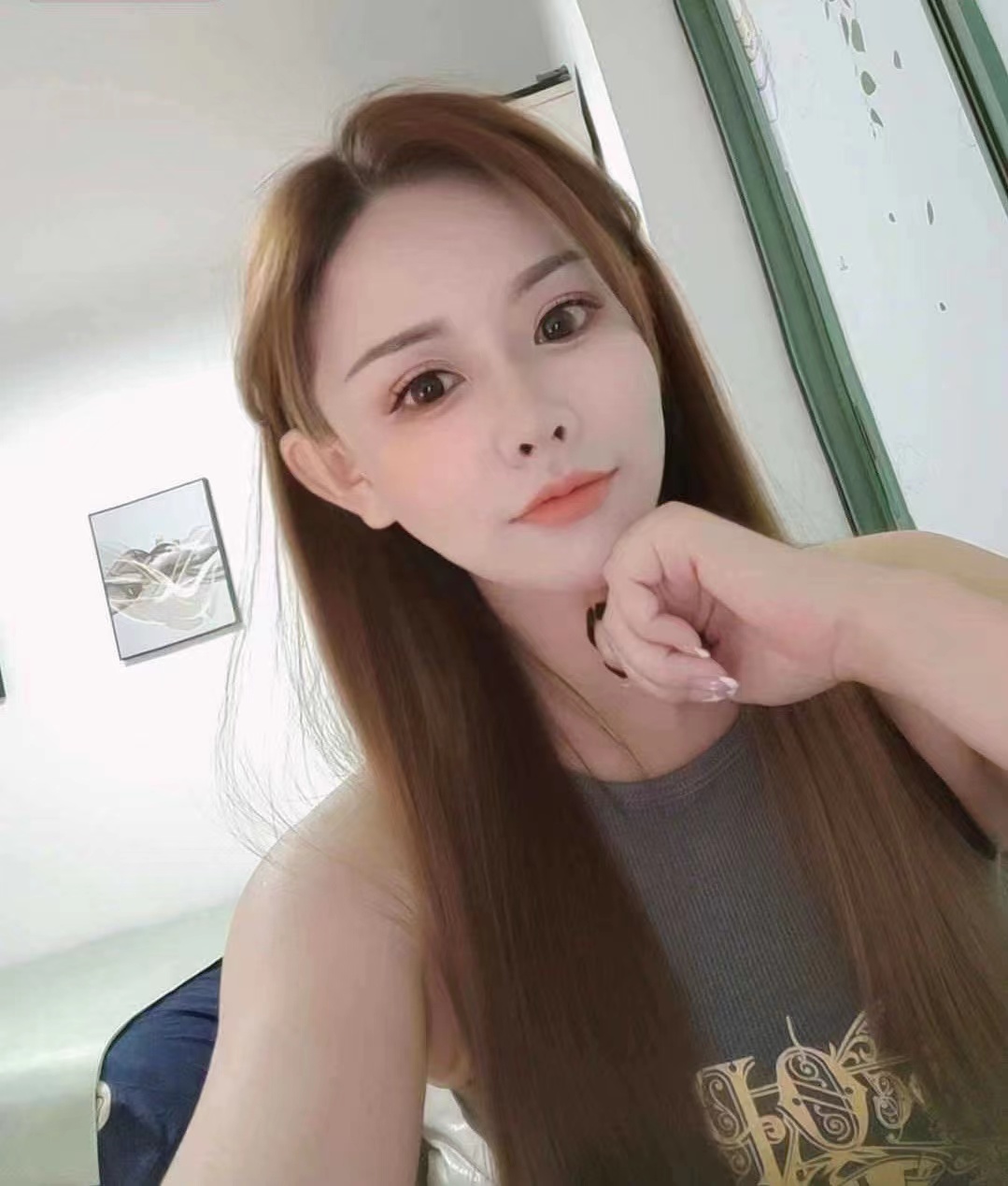 还不错的年轻妹子