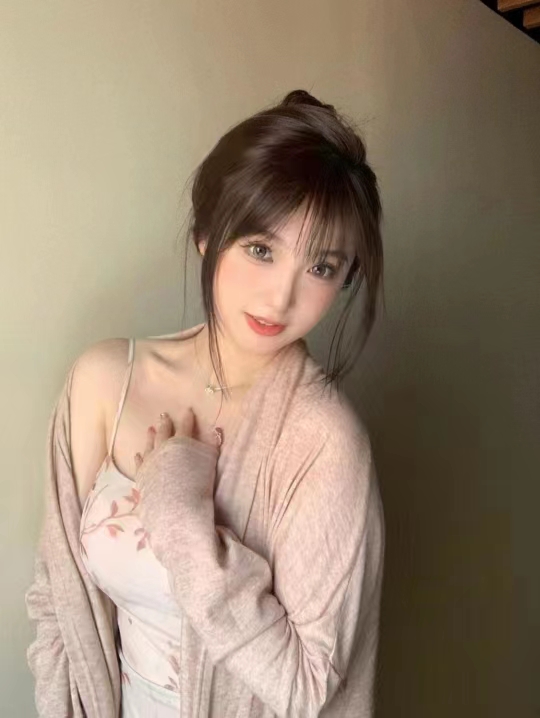 很开放的小姐姐一位