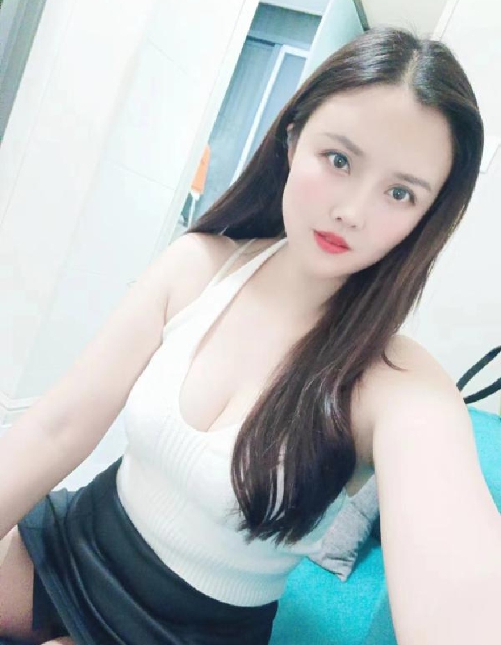 宝安甜美李一桐