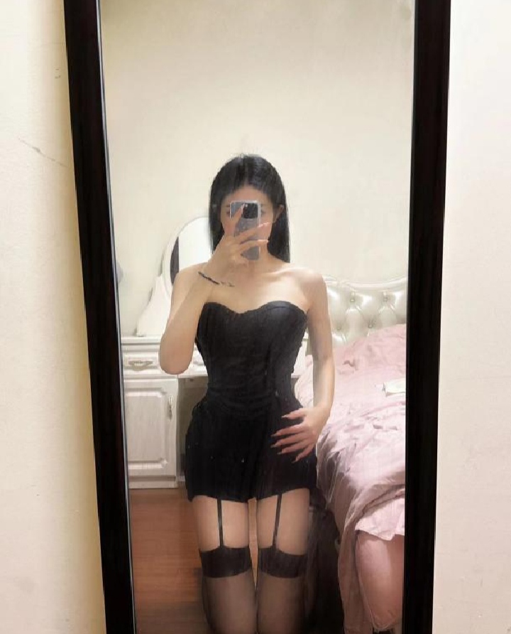 福田九头身长腿美妞