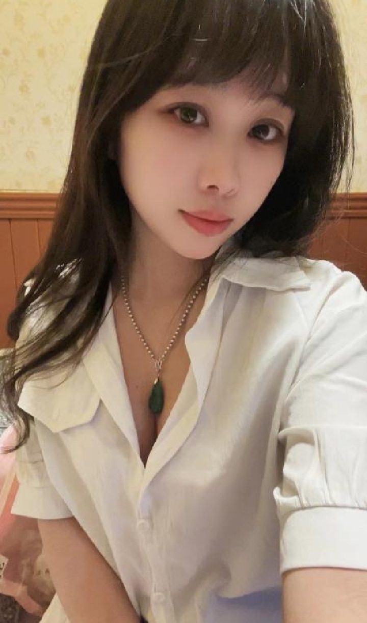 大新性感美妞水晶