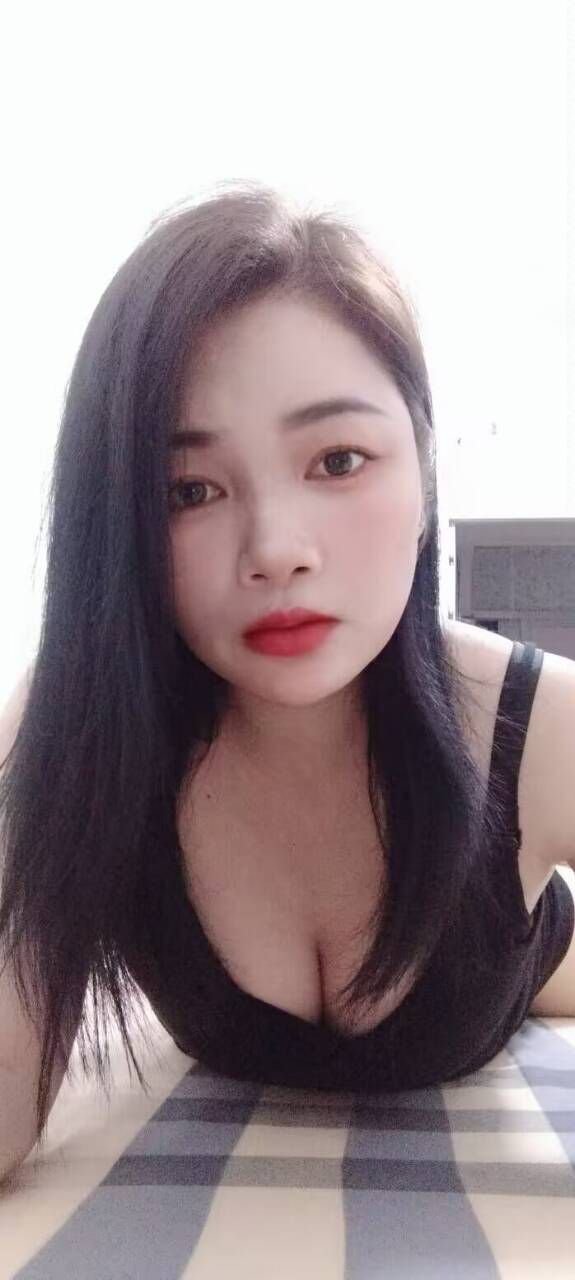 龙华大胸妹茜茜