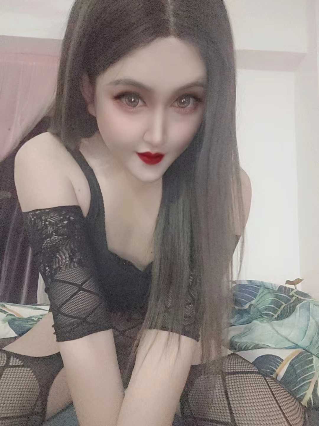 活棒棒的人妖姐姐