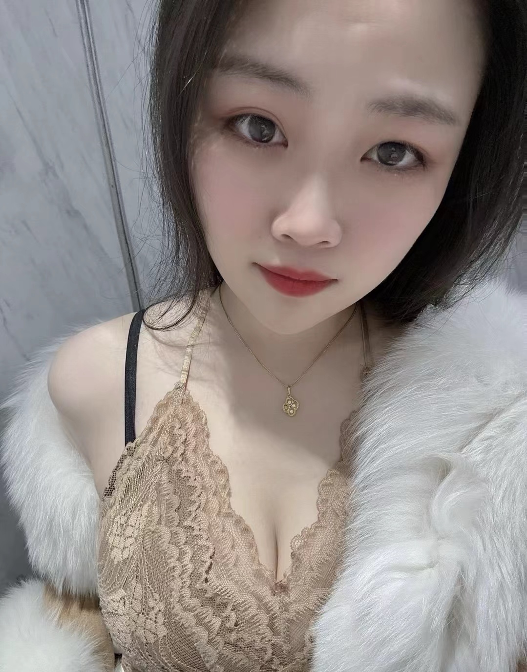 身材性感的妹妹