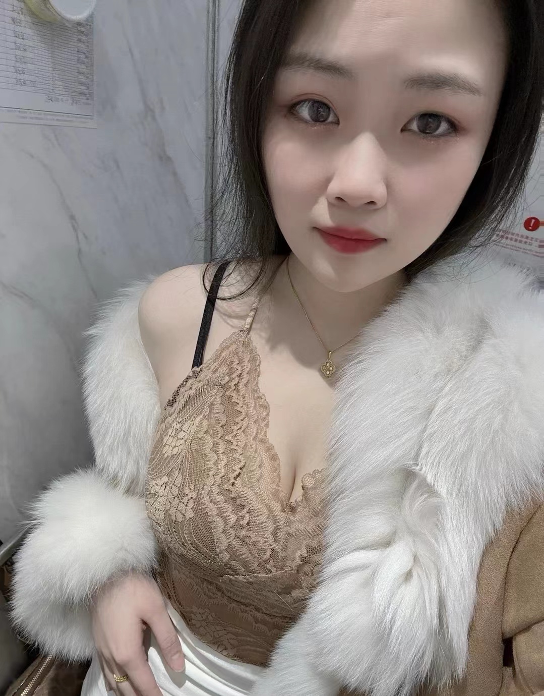 身材性感的妹妹