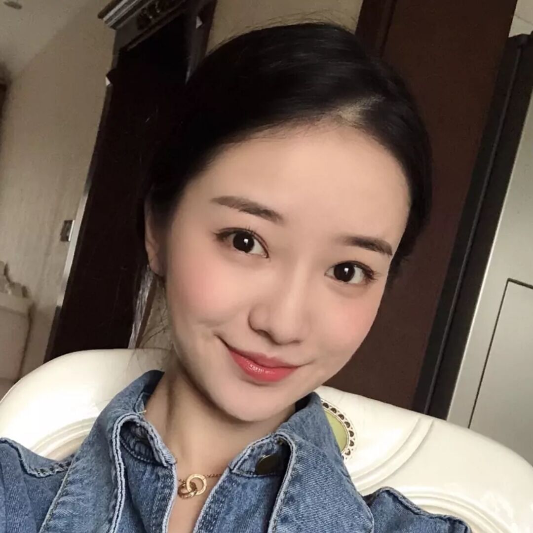 小姐姐知性大方