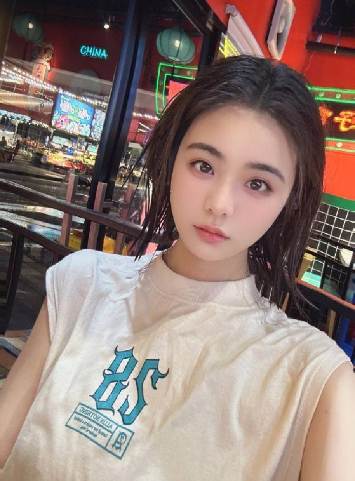 罗湖颜值甜美短发mico