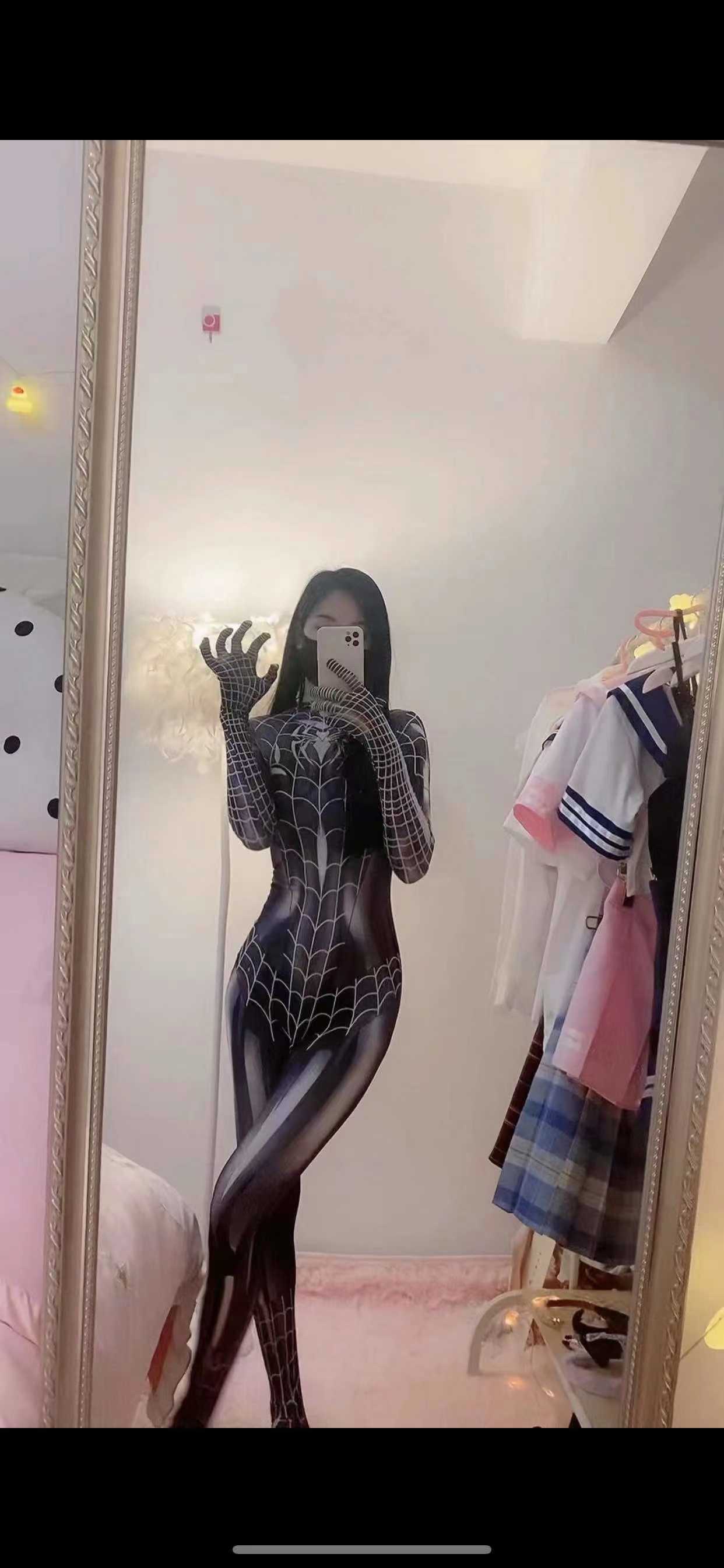 娇小美丽小西西