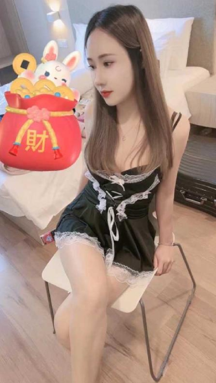 服务系美妙小少妇灵灵