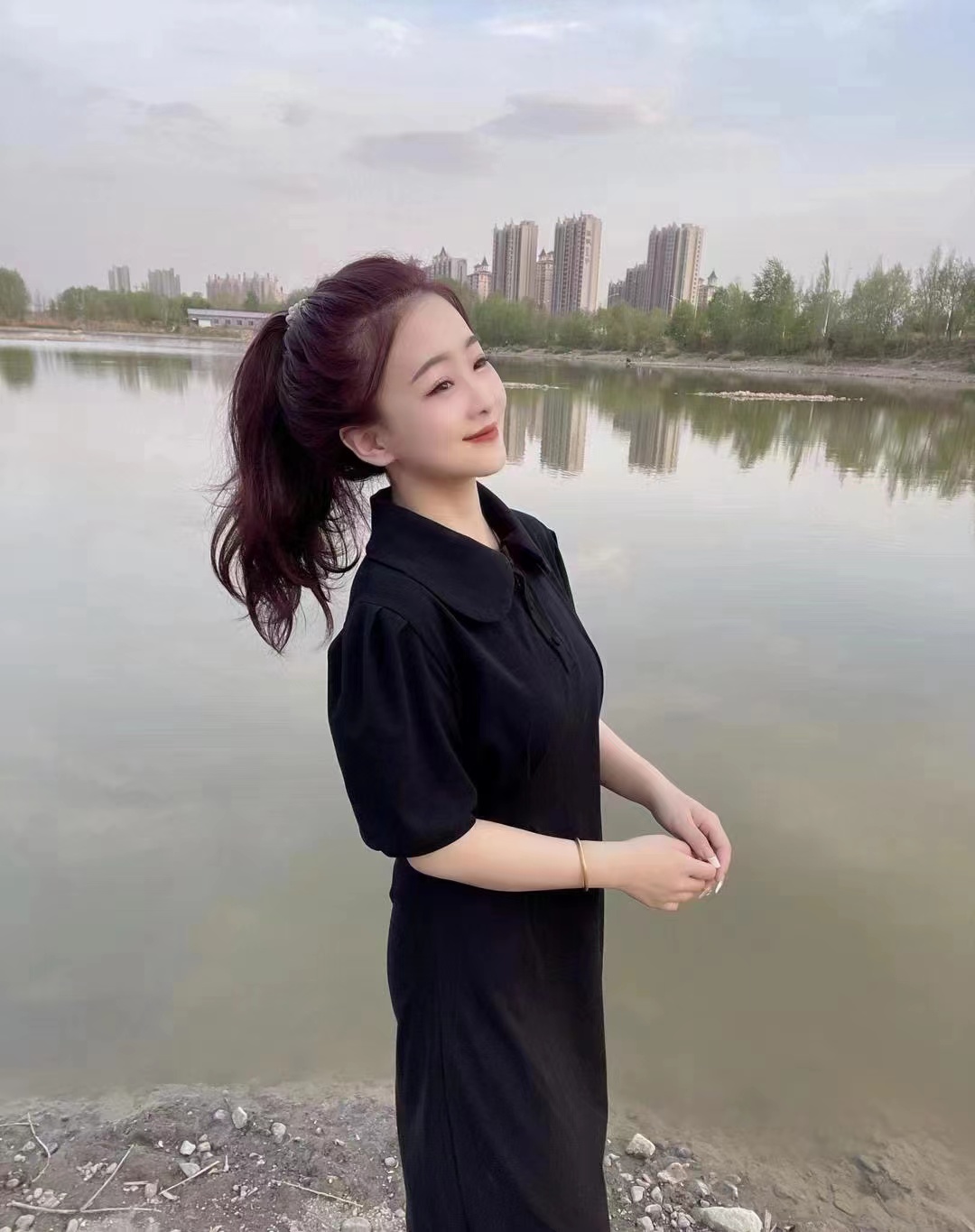 推荐一小美女嘉嘉