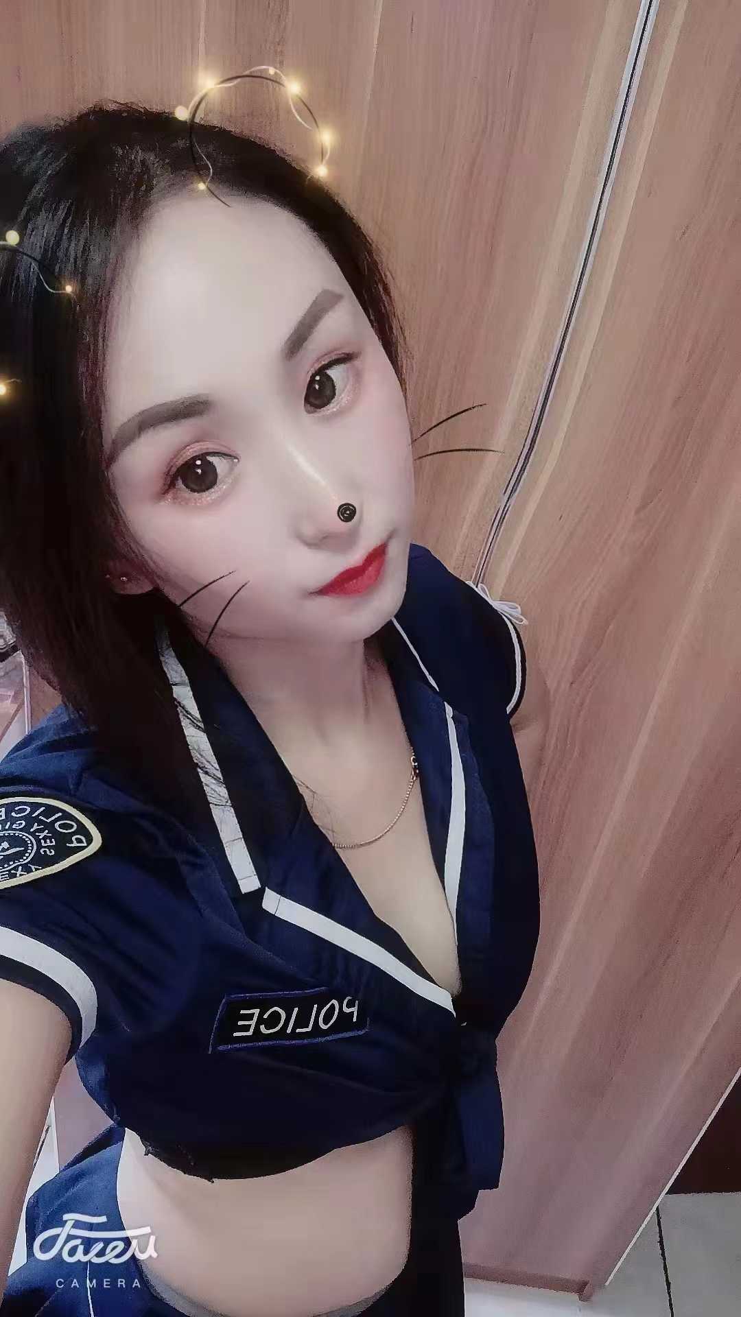 性感不错的小美女