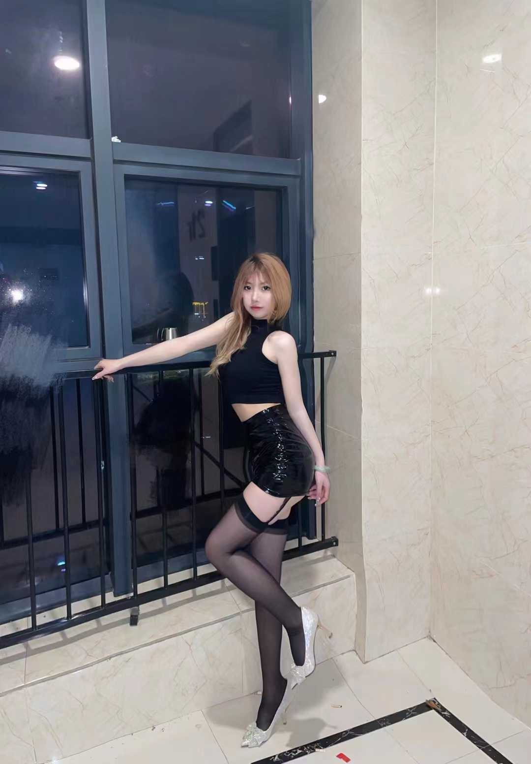 屁屁很圆润抱起来舒服