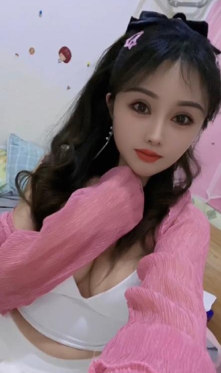 圆润饱满服务系小姐姐