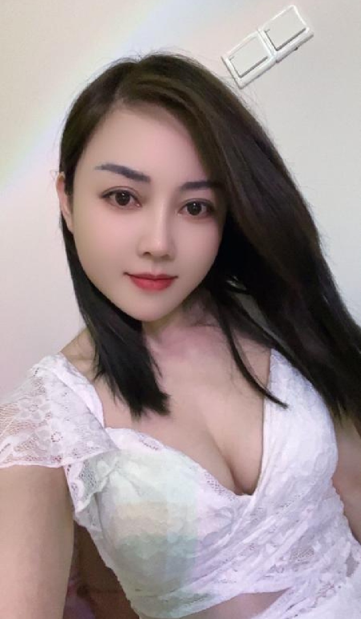 龙岗区布吉美胸少妇